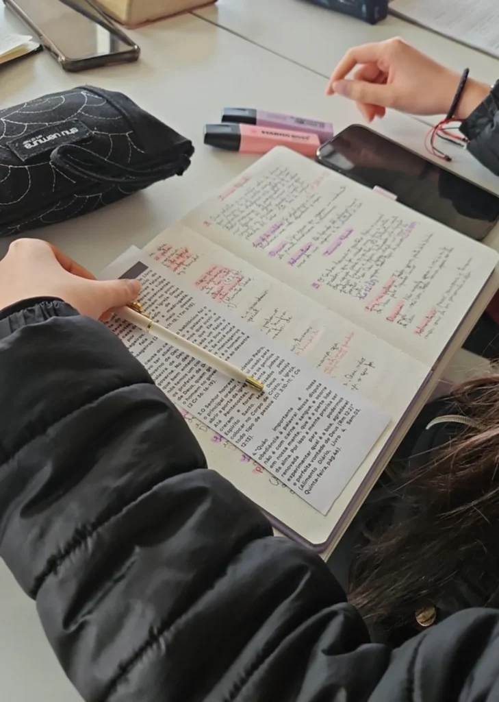 Girl doing transcription of the Word and the immersion